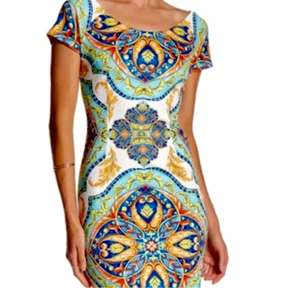 Alexia Admor colorful scoop neck cap sleeve body con fitted dress. 🌷